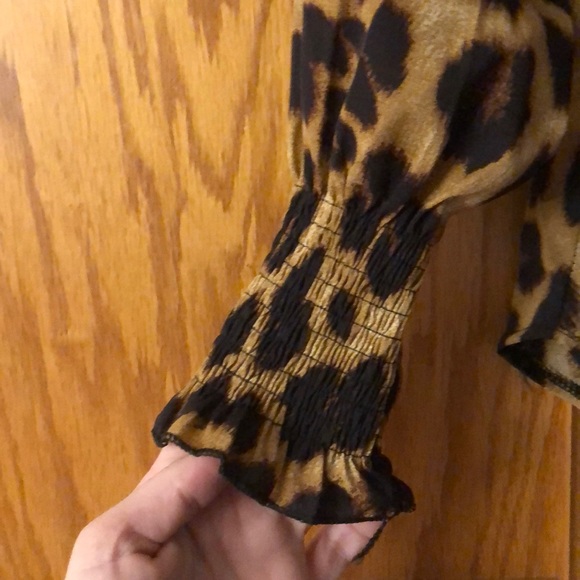 Cheetah blouse - Picture 2 of 3